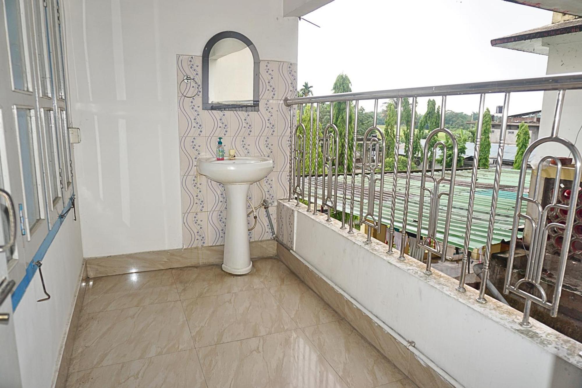 Taj Residency Holiday Homestay -Entire 1Bhk & 2Bhk Private Apartments -Call 767Ooo54Oo Jorhāt Extérieur photo